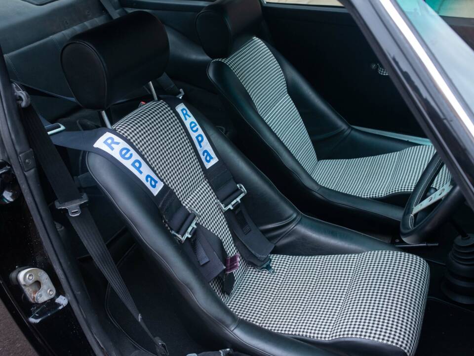 Bild 46/50 von Porsche 911 Carrera 3.2 (1988)