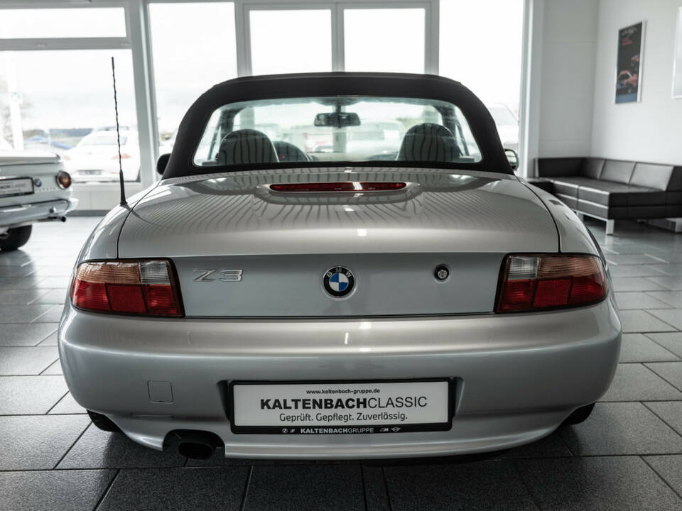 Bild 23/24 von BMW Z3 1.9 (1997)