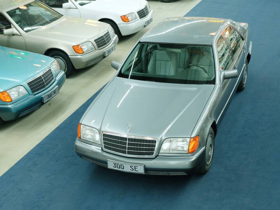 Bild 4/50 von Mercedes-Benz 300 SE (1992)