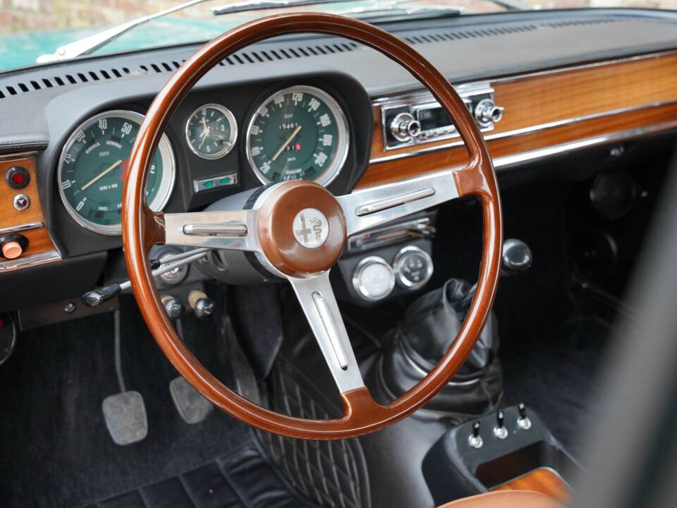 Bild 23/50 von Alfa Romeo Giulia 1300 TI (1972)