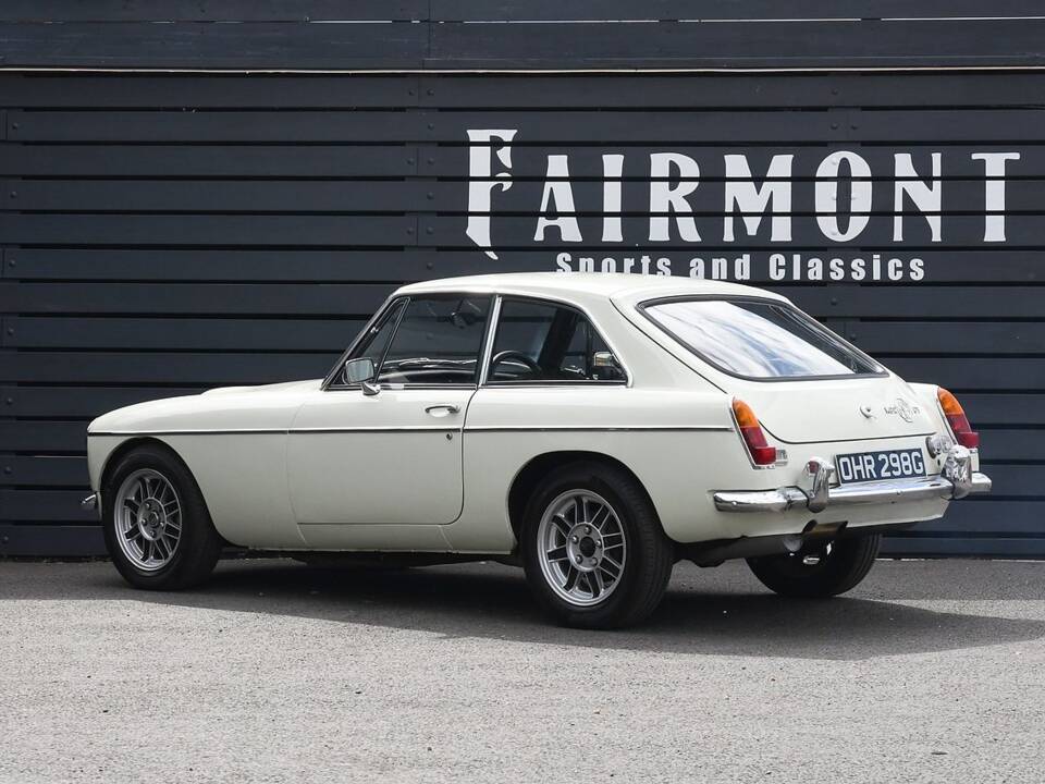 Image 9/36 de MG MGC GT (1969)