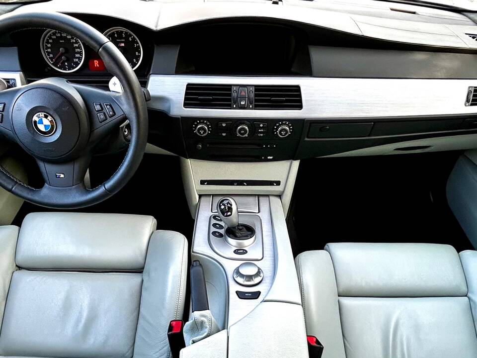 Bild 9/16 von BMW M5 (2005)