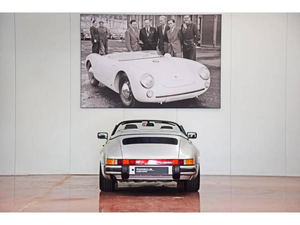 Image 35/132 of Porsche 911 Speedster 3.2 (1989)