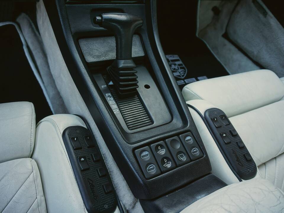 Image 45/67 of Porsche 928 S4 (1988)