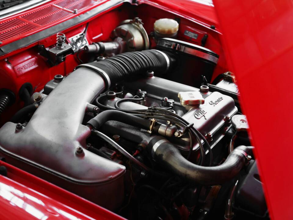 Immagine 33/47 di Alfa Romeo 1300 Spider Junior (1969)