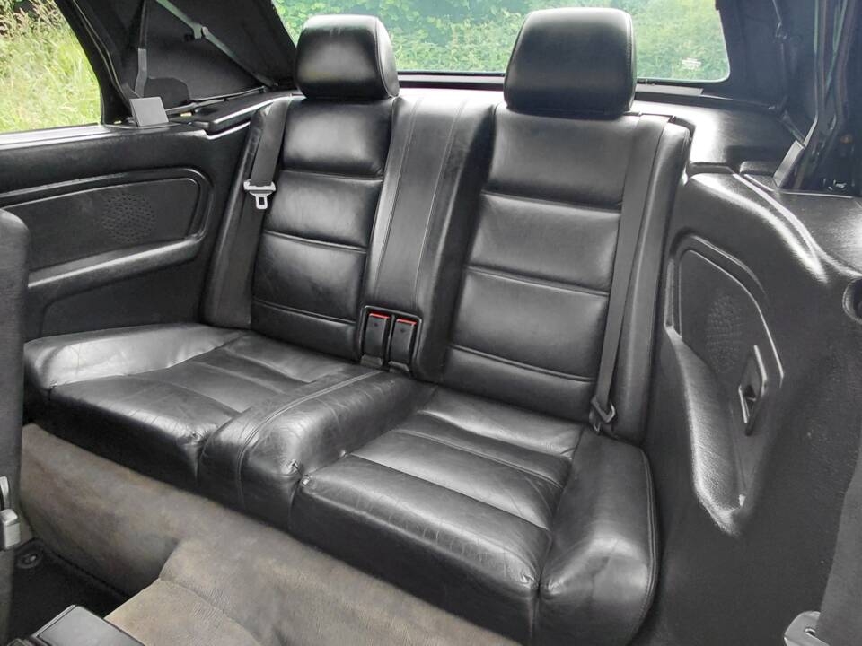 Immagine 14/53 di BMW 320i (1989)