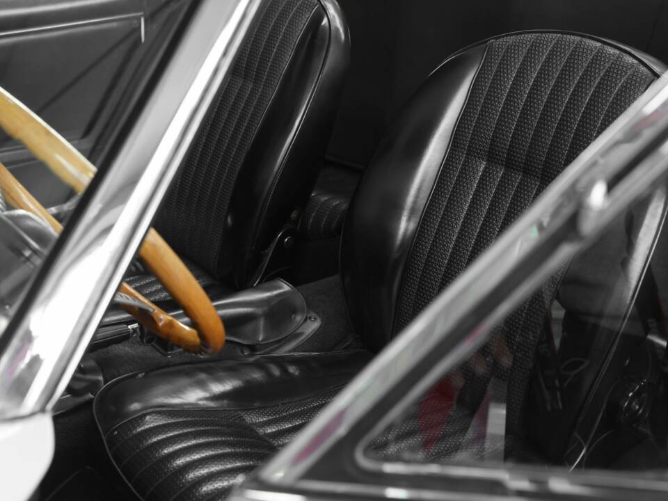 Image 34/50 of FIAT Dino Spider (1967)