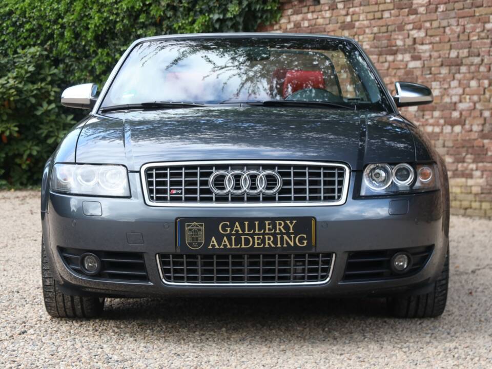Image 31/50 de Audi S4 (2004)
