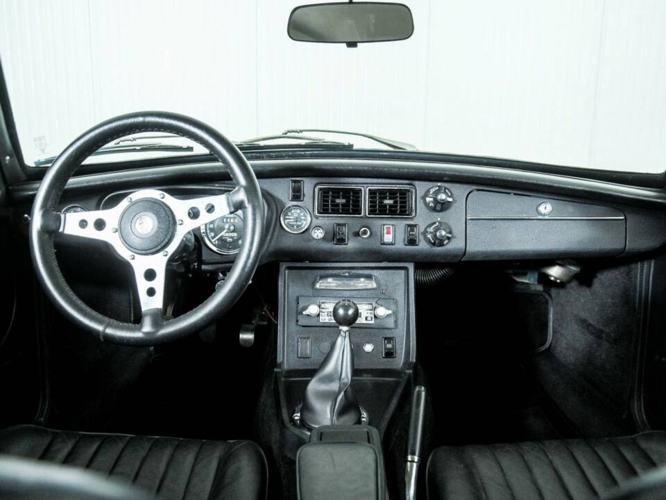 Imagen 7/50 de MG MGB GT (1972)
