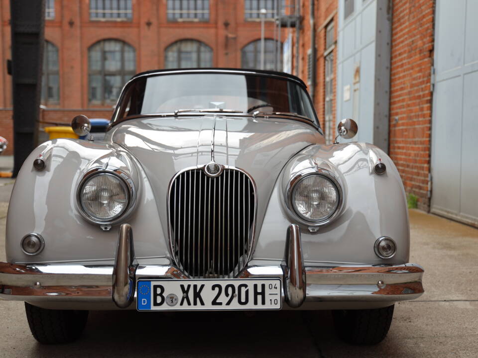 Image 56/91 of Jaguar XK 150 OTS (1958)