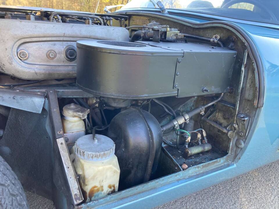 Image 27/38 de Jaguar Type E V12 (2+2) (1971)