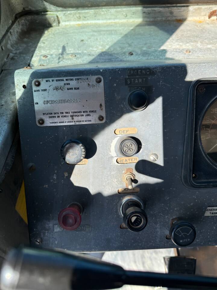 Image 13/18 of Chevrolet Step Van P30 (1979)