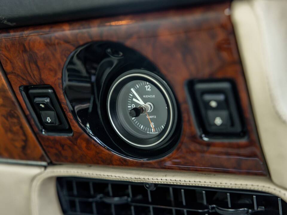 Afbeelding 36/62 van Aston Martin V8 Vantage X-Pack (1987)