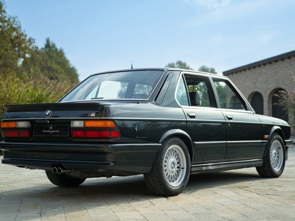 Immagine 6/50 di BMW M 535i (1985)