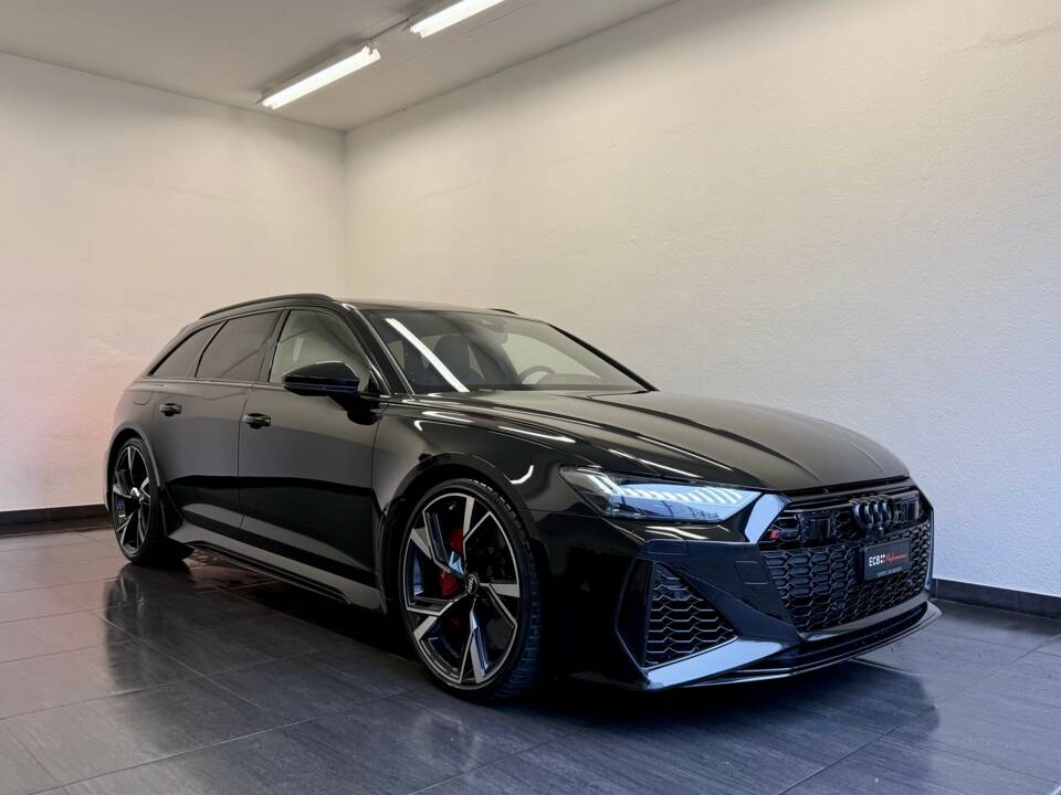 Image 2/28 de Audi RS6 Avant (2019)