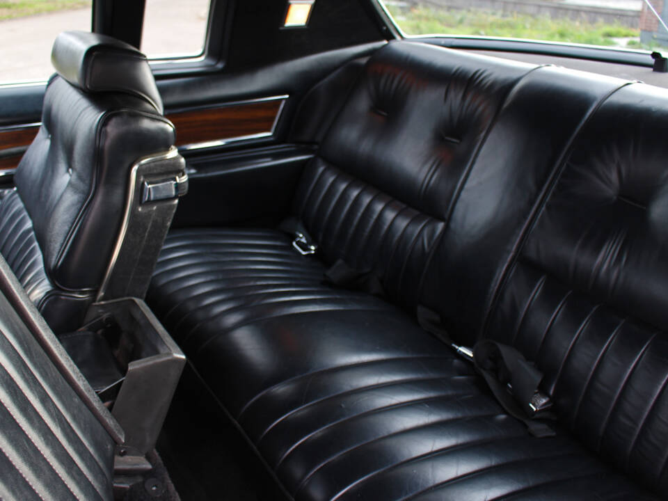 Image 24/35 of Cadillac Fleetwood Eldorado Coupe (1972)