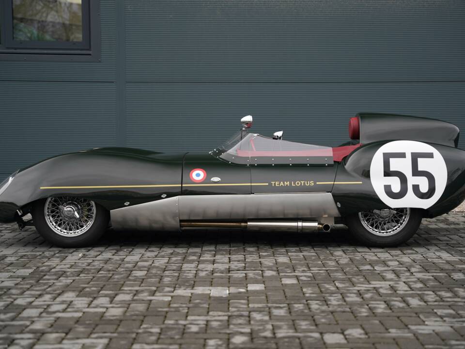 Image 6/50 of Westfield Eleven Sports (2020)