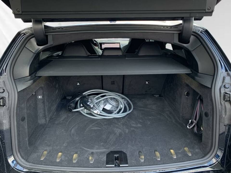 Image 10/10 of BMW XM 50e (2024)