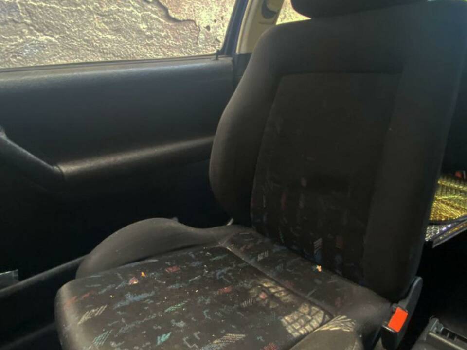 Image 21/31 de Volkswagen Golf III 2.0 16V GTI (1995)