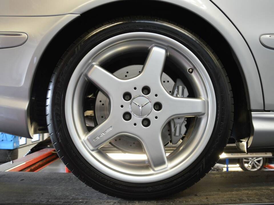 Imagen 84/100 de Mercedes-Benz E 55 AMG (2003)
