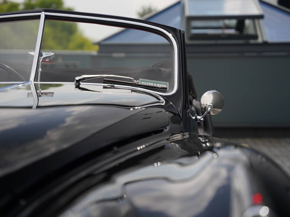 Image 44/50 of Jaguar XK 140 DHC (1956)