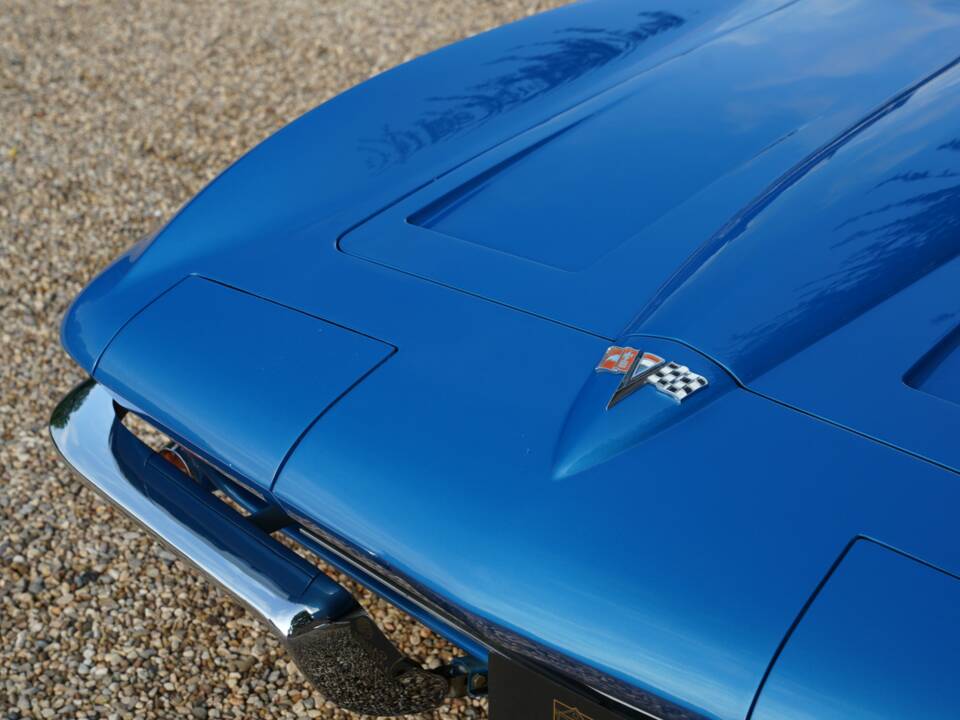 Bild 43/50 von Chevrolet Corvette Sting Ray Convertible (1964)