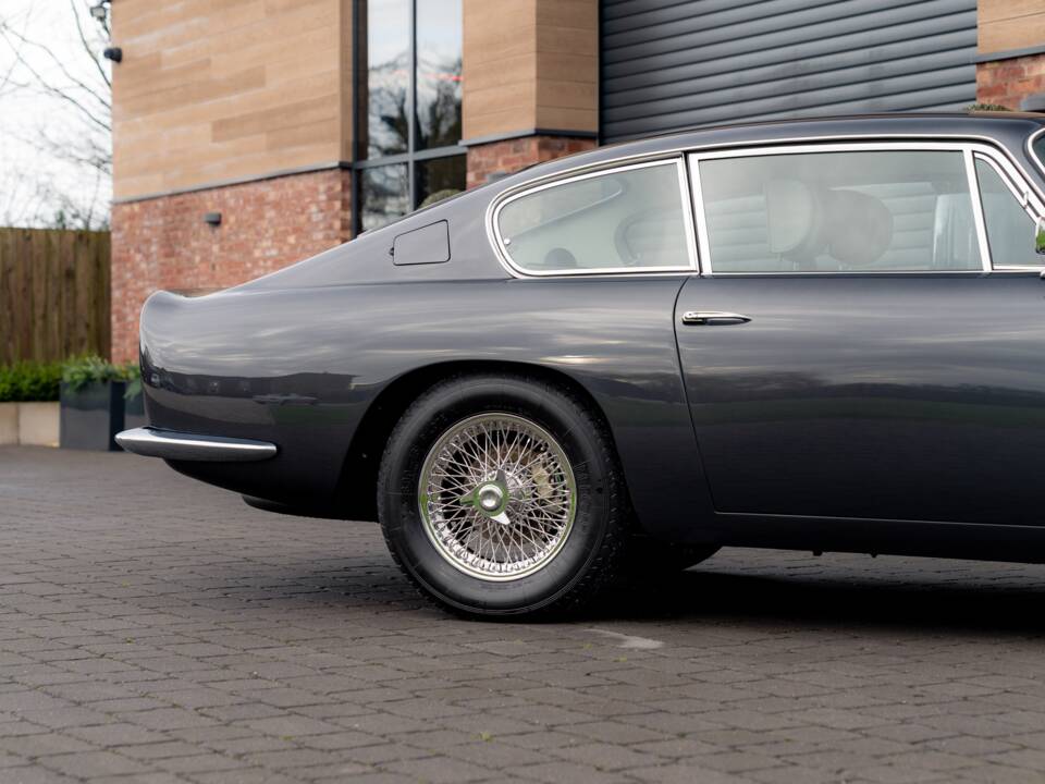 Image 24/79 of Aston Martin DB 6 (1968)