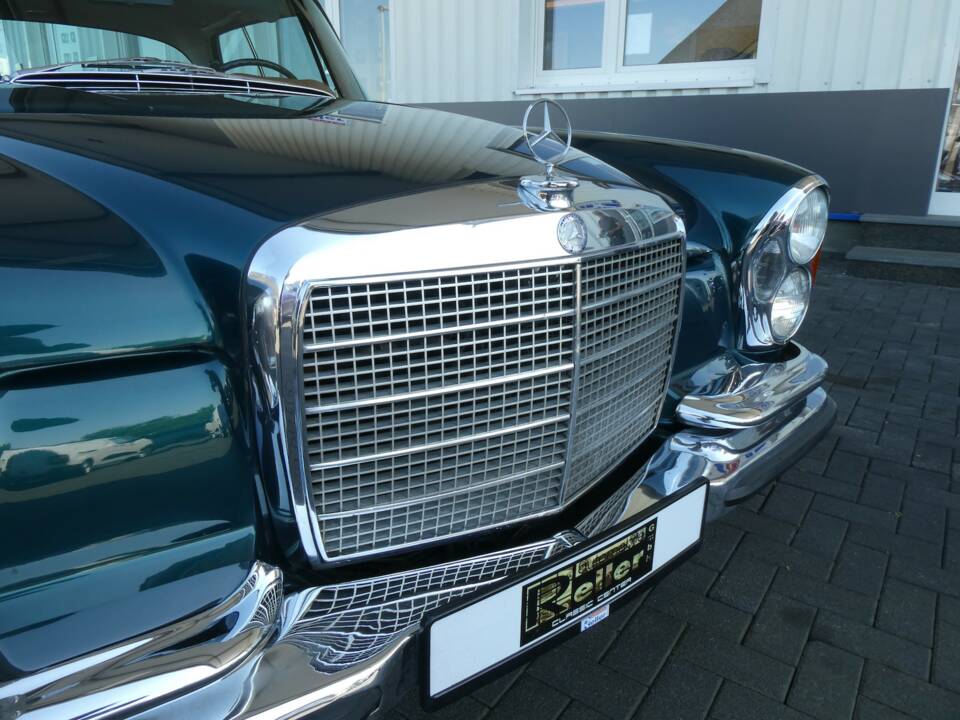 Image 17/20 of Mercedes-Benz 280 SE 3,5 (1971)