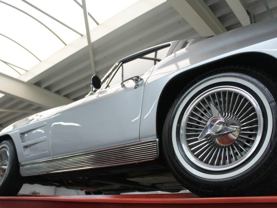 Image 11/50 of Chevrolet Corvette Sting Ray (1963)