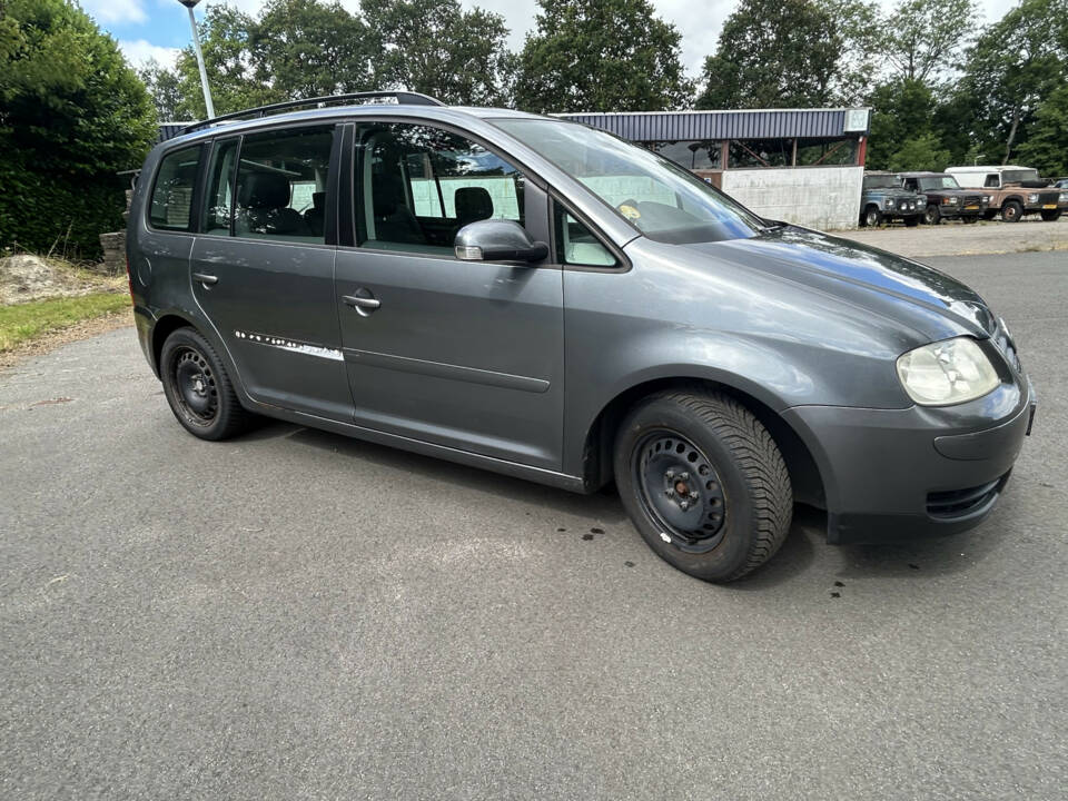Image 10/25 of Volkswagen Touran 1.4 TSI (2004)