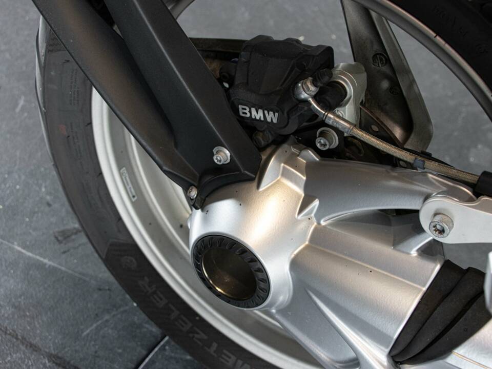 Image 49/50 of BMW DUMMY (2010)