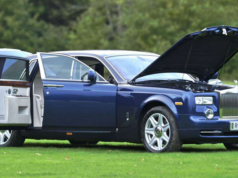 Image 19/50 of Rolls-Royce Phantom VII (2009)