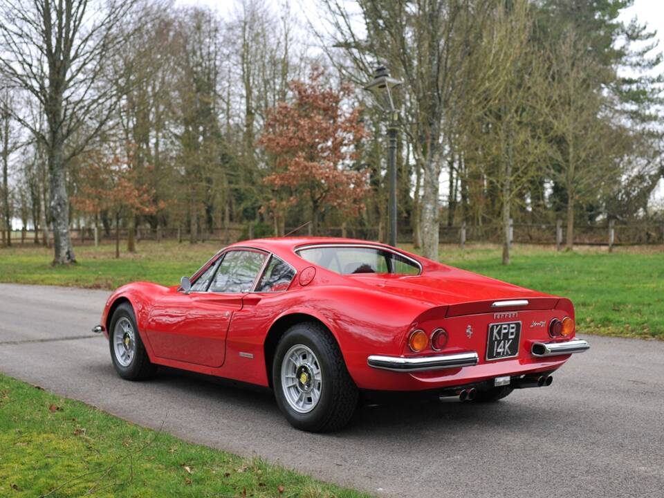 Image 24/27 de Ferrari Dino 246 GT (1972)