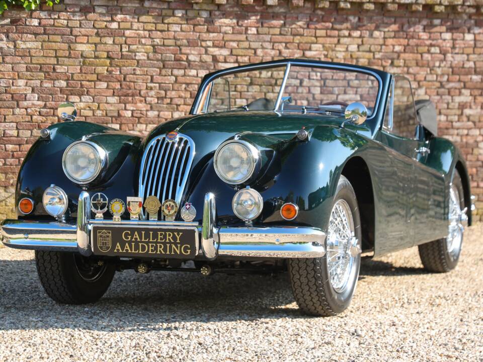 Afbeelding 14/50 van Jaguar XK 140 SE DHC (1957)