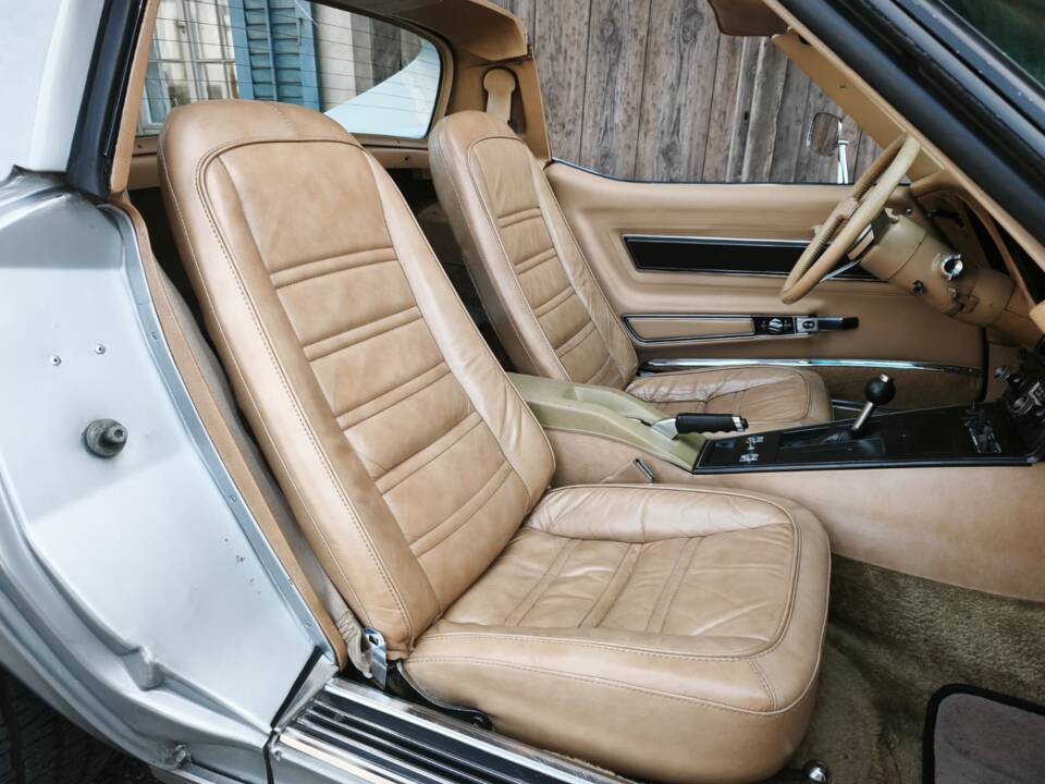 Image 10/23 of Chevrolet Corvette Stingray (1977)