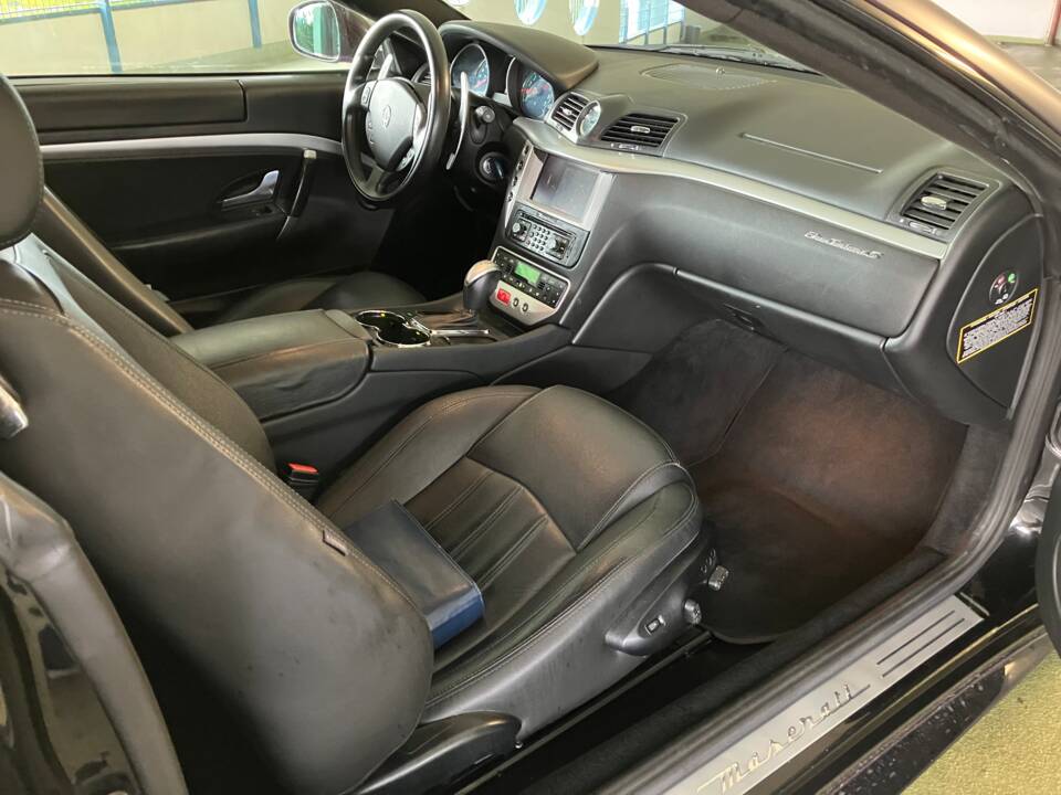 Bild 7/8 von Maserati GranTurismo S (2009)