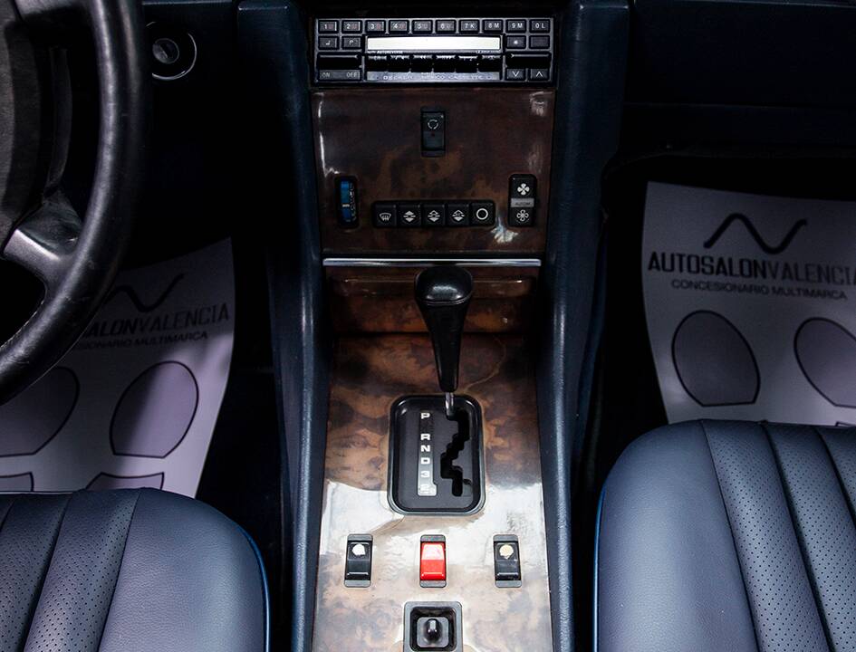 Bild 24/38 von Mercedes-Benz 560 SL (1986)