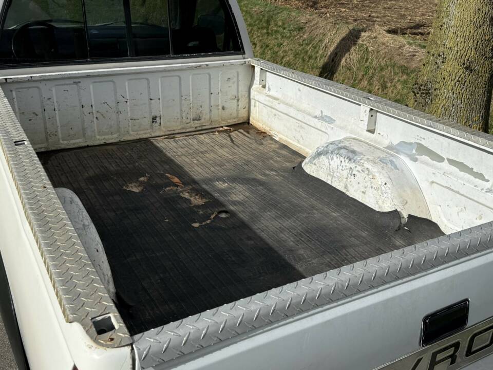 Bild 16/22 von Chevrolet C2500 (1992)