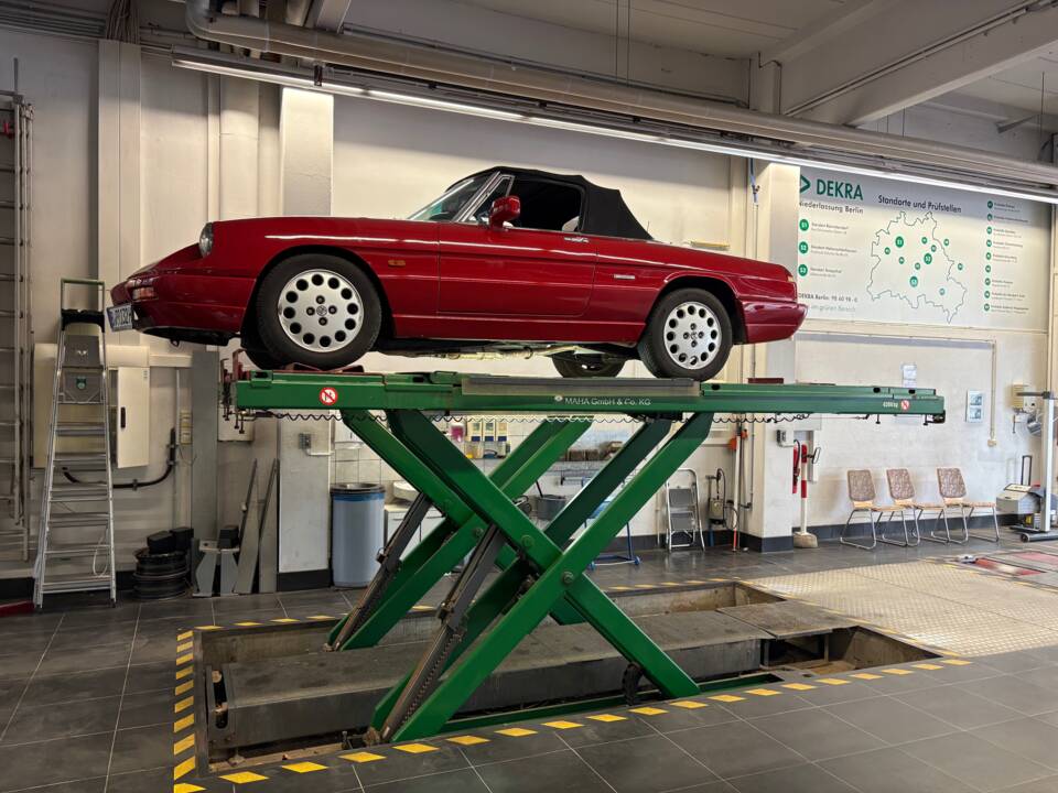 Image 9/25 of Alfa Romeo 2.0 Spider (1992)