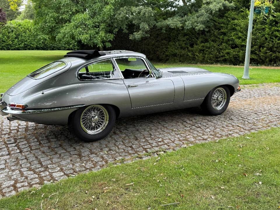 Image 13/30 de Jaguar Type E 4.2 (1965)