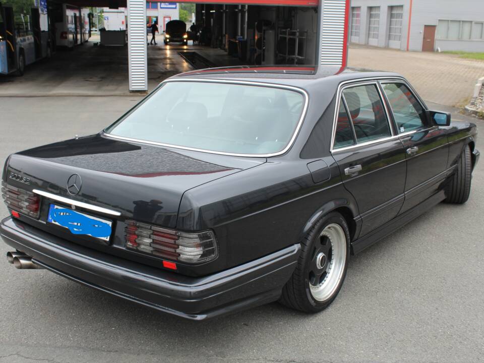 Image 3/19 de Mercedes-Benz 300 SE (1991)