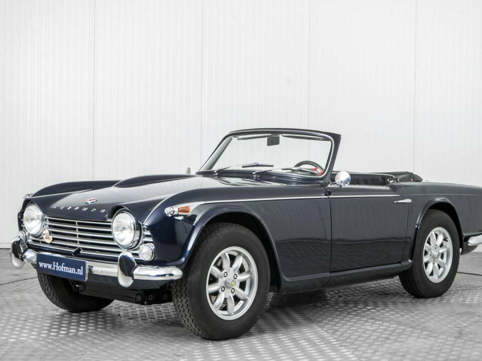 Image 1/50 of Triumph TR 4A (1967)