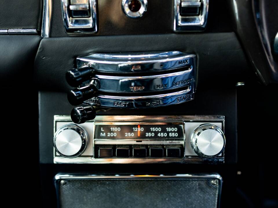 Bild 36/43 von Aston Martin DB 6 Vantage (1967)