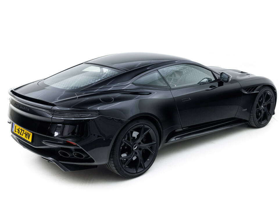 Immagine 43/45 di Aston Martin DBS Superleggera (2019)