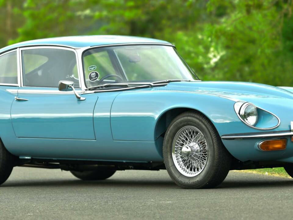 Image 7/50 de Jaguar E-Type V12 (2+2) (1972)