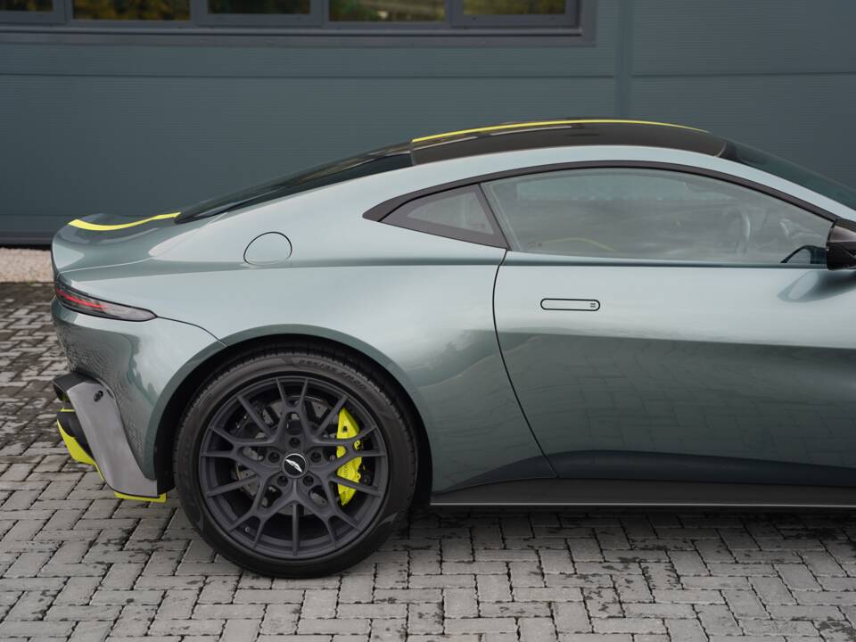 Bild 23/50 von Aston Martin V8 Vantage AMR (2020)