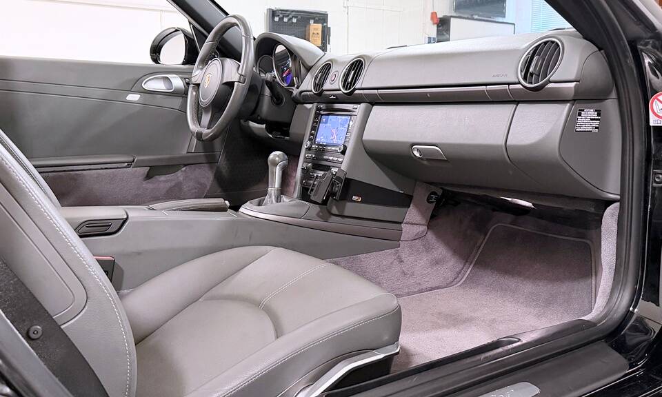 Image 22/26 of Porsche Boxster (2010)