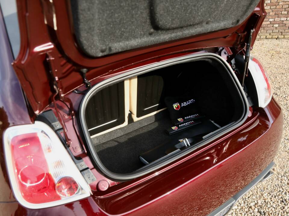 Immagine 23/50 di Abarth 695 &quot;Edizione Maserati&quot; (2013)