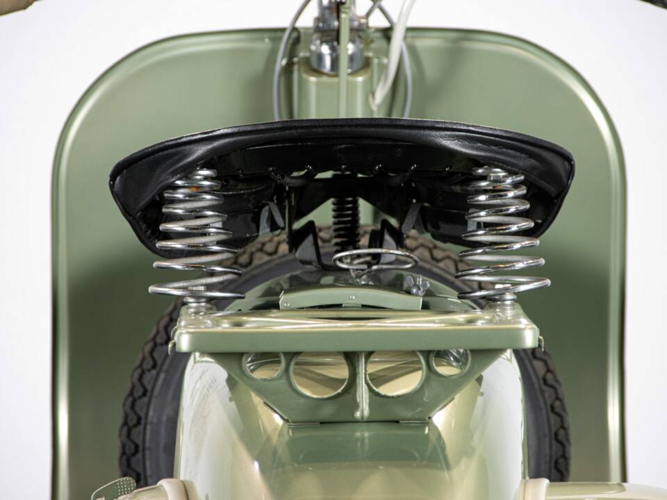 Immagine 16/50 di Piaggio Vespa 125 (1950)