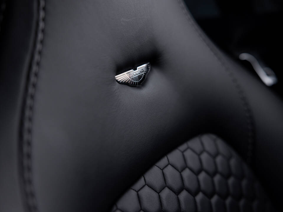 Bild 22/32 von Aston Martin Cygnet (2012)